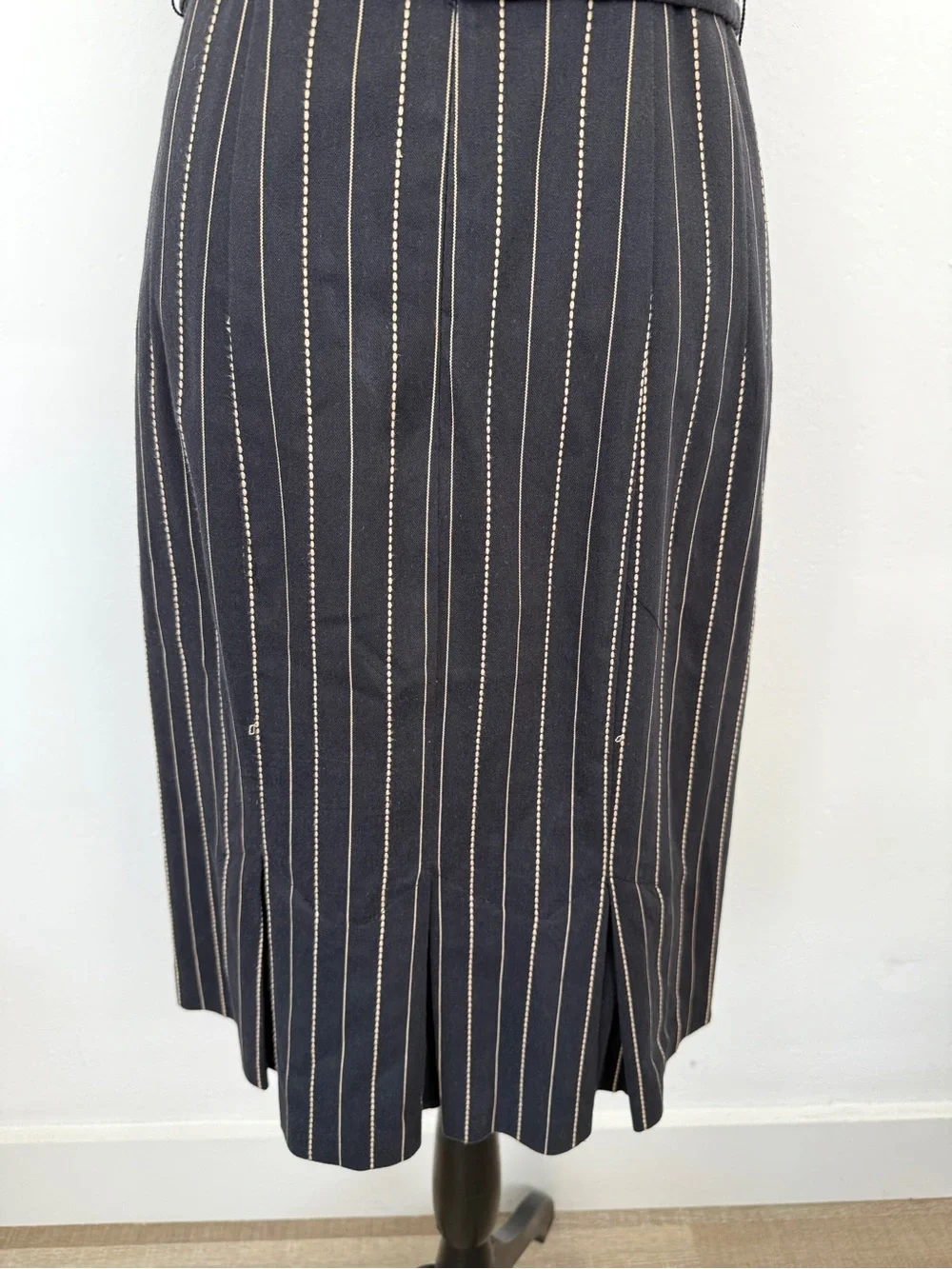 Vintage Nanette Lepore Size 6 Black Pinstripe Belted Corset Sheath Dress - Picture 10 of 13
